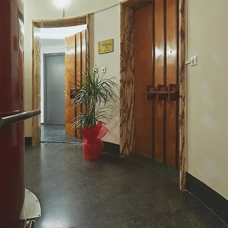 Via Roma 25 Couette-café